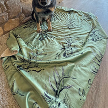  Treat Your Pet to an Elk Logo Ultra Soft Sherpa Blanket